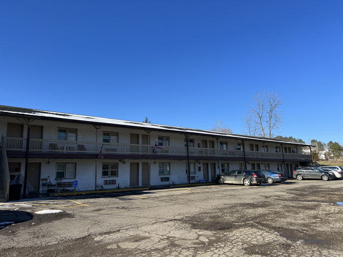 The White Lake View Motel (Alpine Chalet Motel) - Nov 22 2022